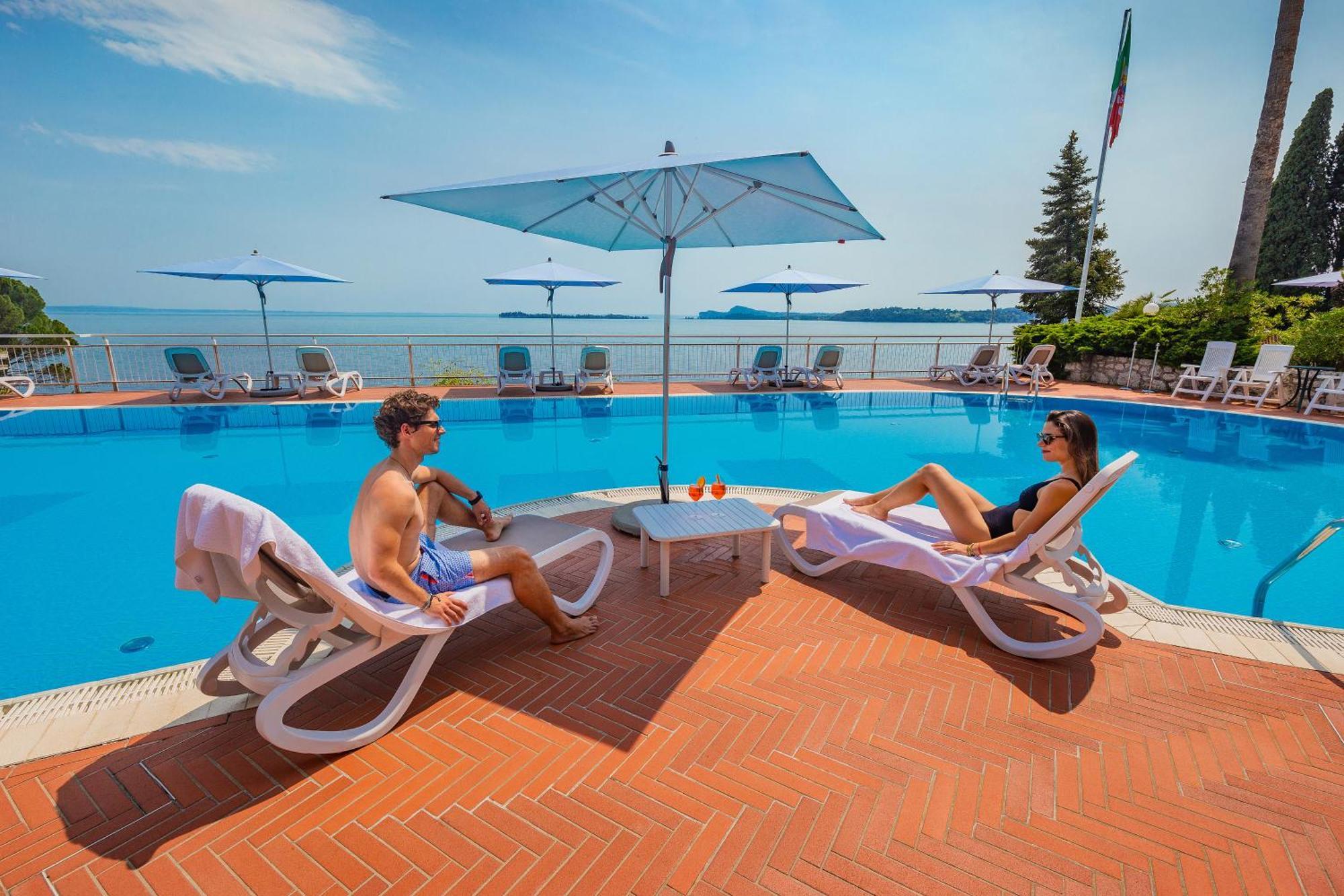 Hotel Villa Florida & Suite Apartments Gardone Riviera Kültér fotó